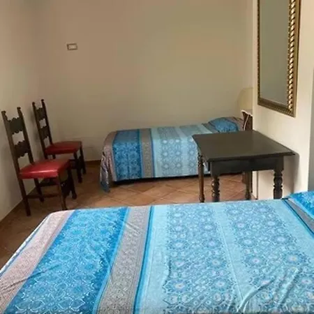 Casa Piano Terra Zona Tranquilla ホテル